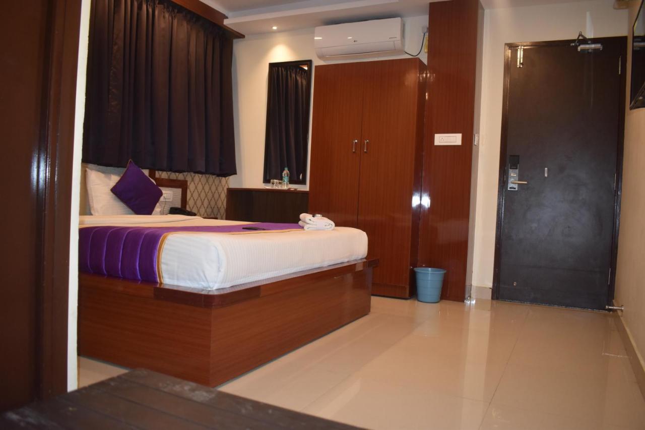 Hotel Ur Comforts Jayanagar Bangalore Exteriör bild