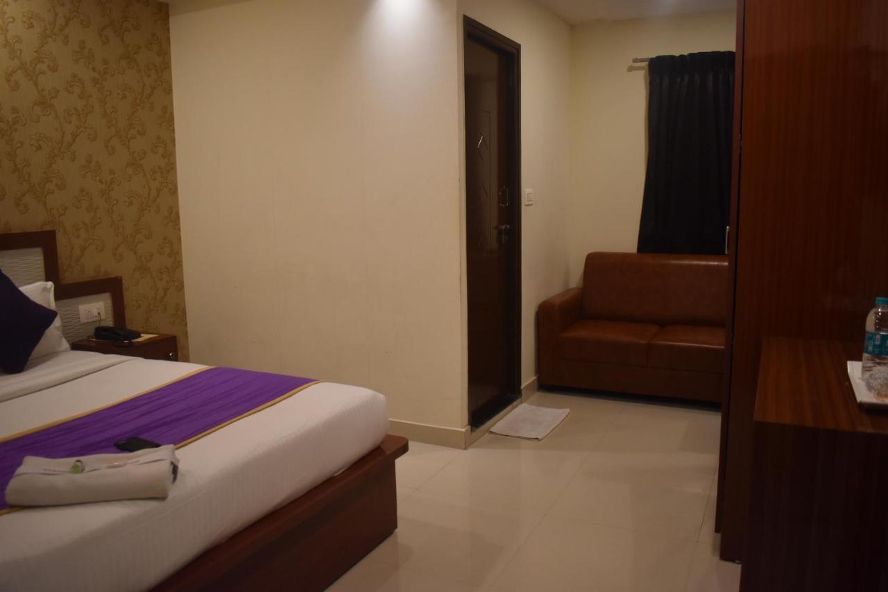 Hotel Ur Comforts Jayanagar Bangalore Exteriör bild