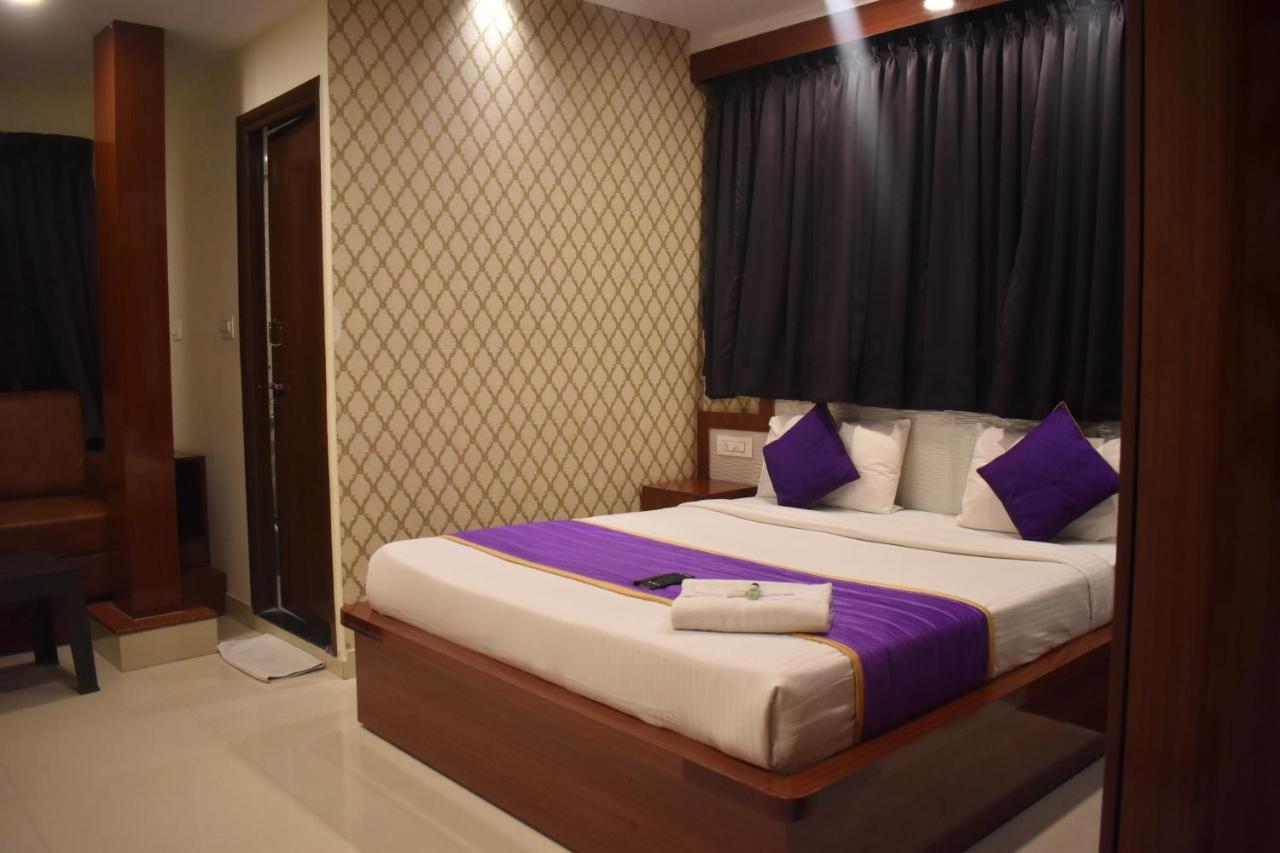 Hotel Ur Comforts Jayanagar Bangalore Exteriör bild