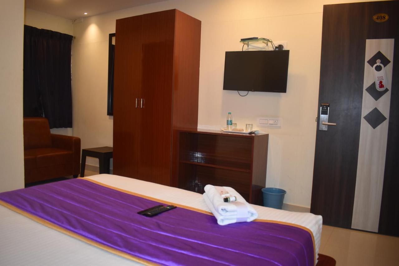 Hotel Ur Comforts Jayanagar Bangalore Exteriör bild