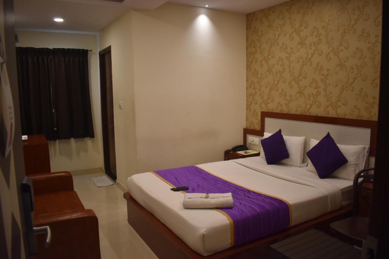 Hotel Ur Comforts Jayanagar Bangalore Exteriör bild
