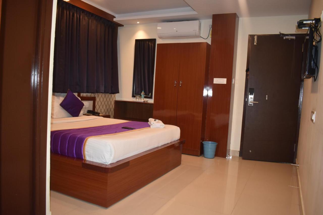 Hotel Ur Comforts Jayanagar Bangalore Exteriör bild