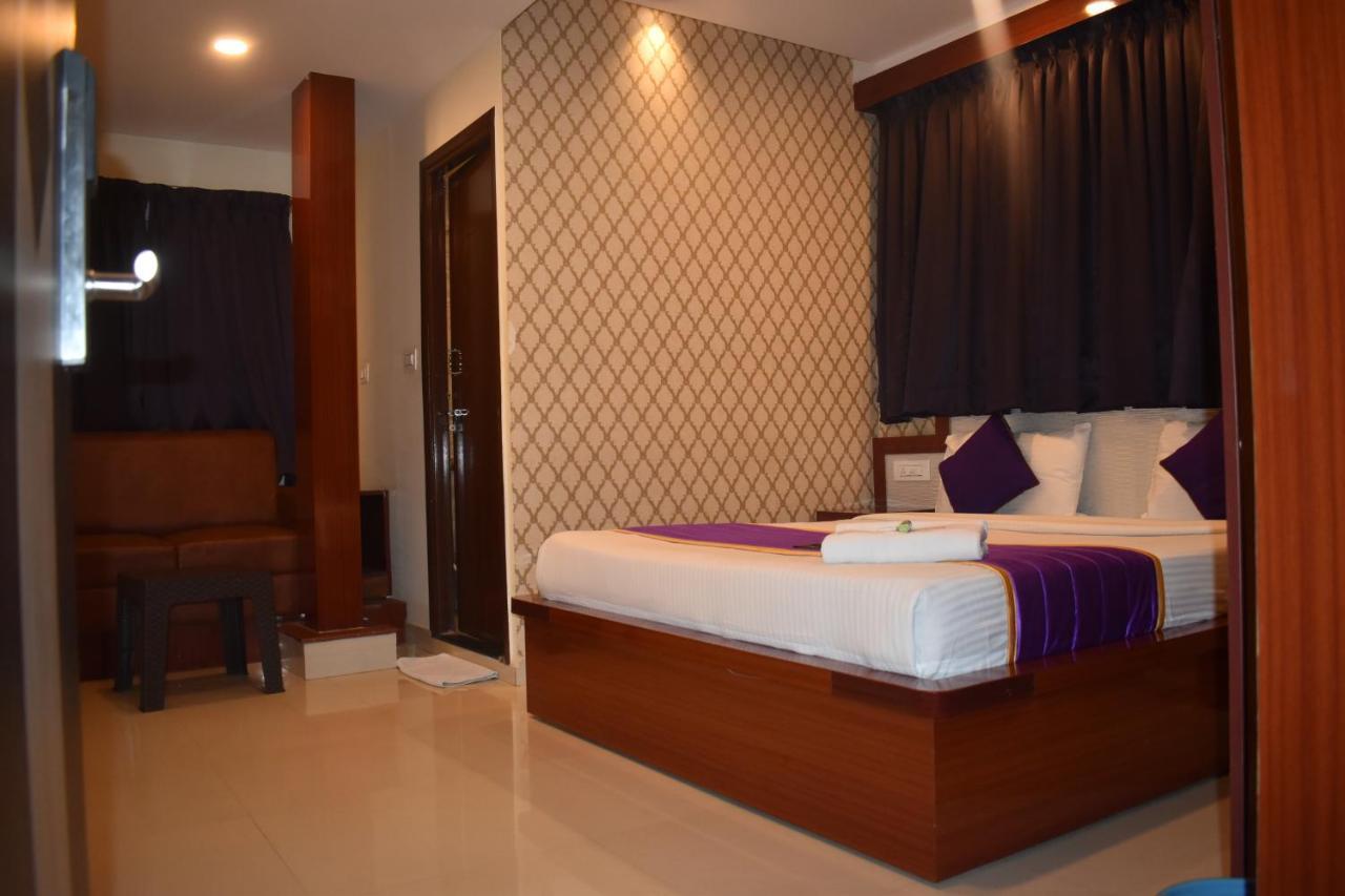 Hotel Ur Comforts Jayanagar Bangalore Exteriör bild